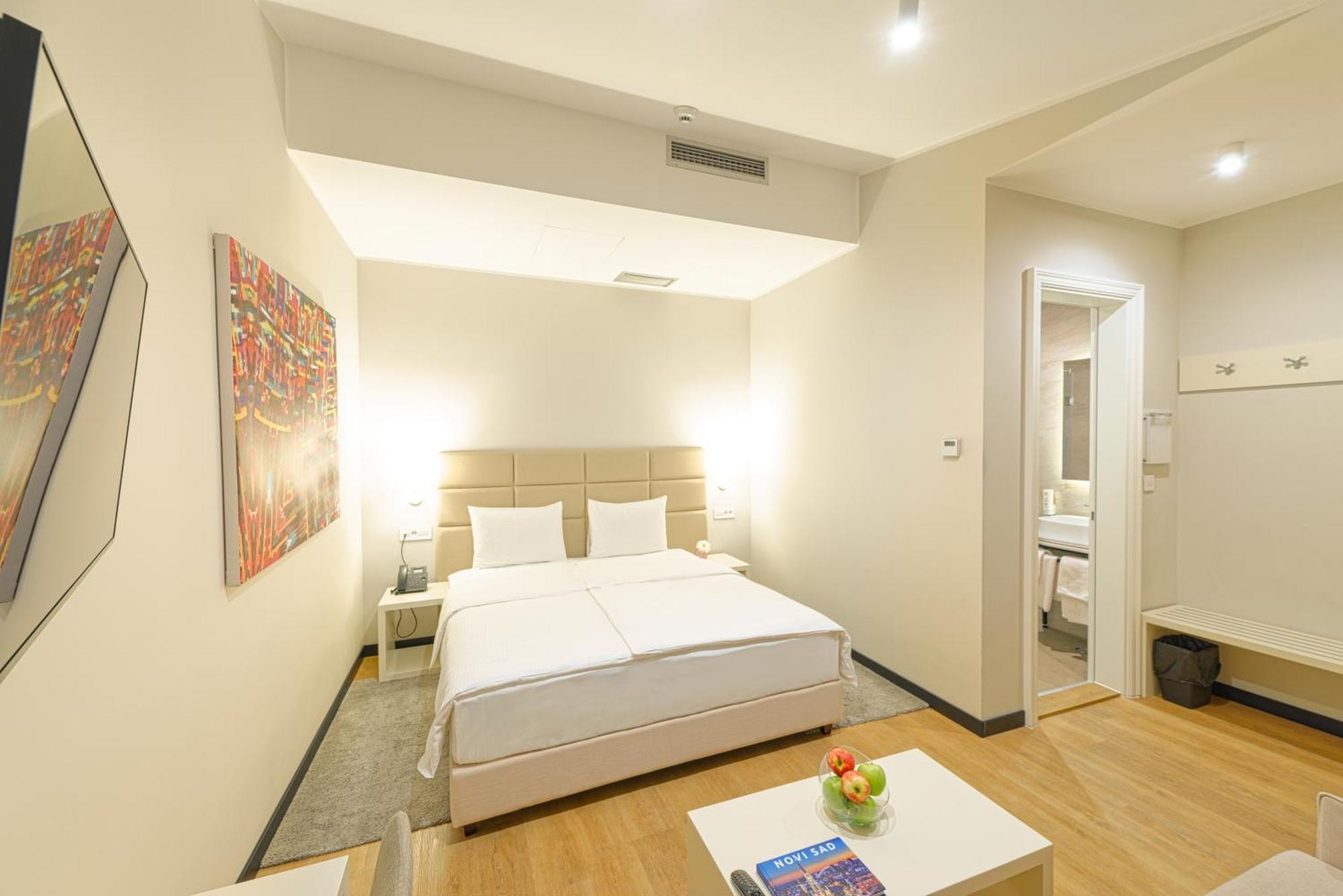 Lanterna Rooms City Center Novi Sad Luaran gambar