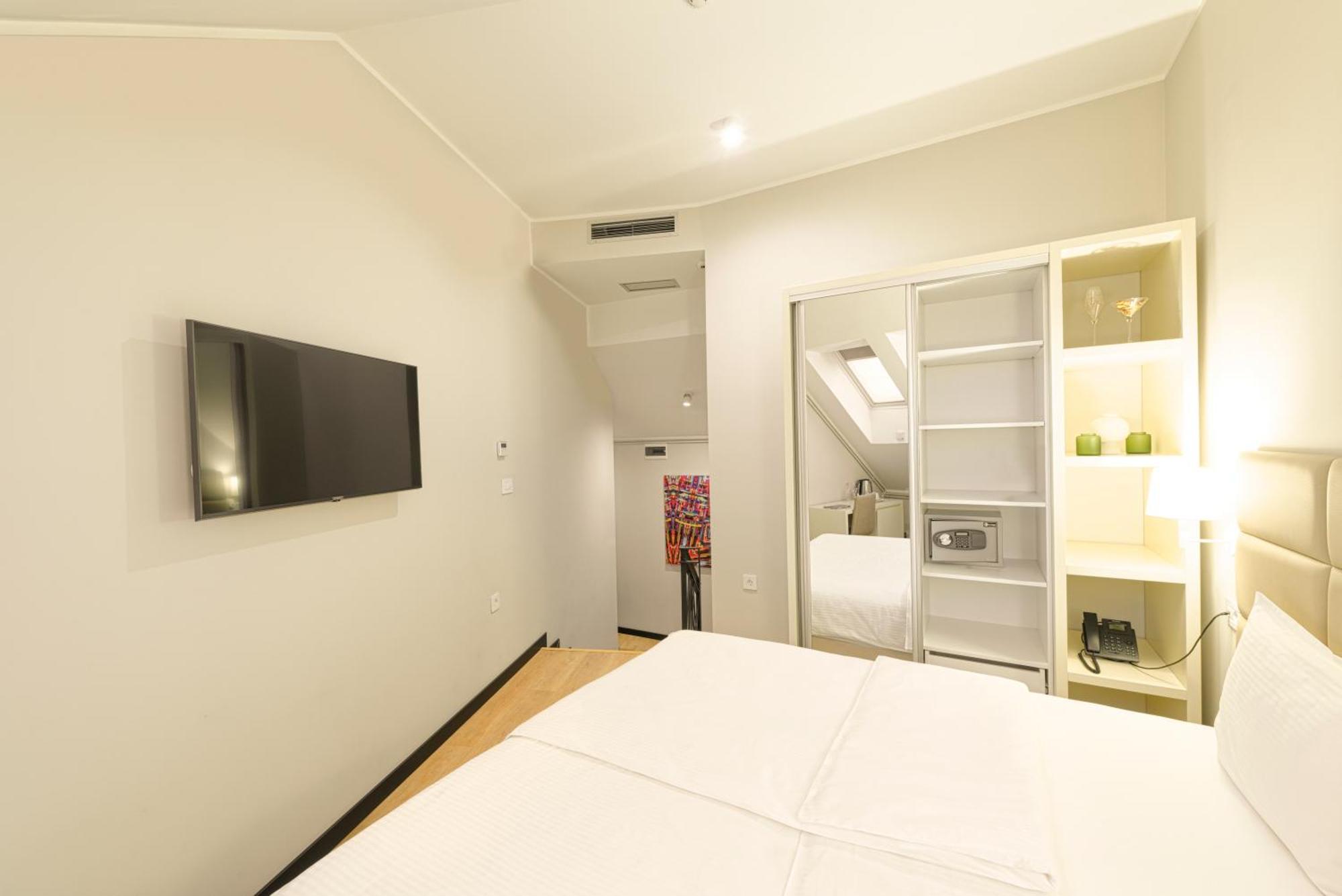 Lanterna Rooms City Center Novi Sad Luaran gambar
